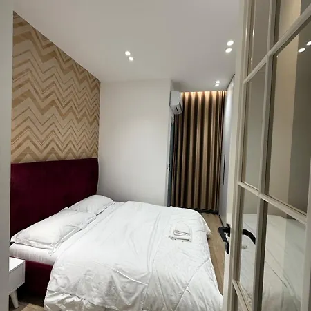 Adore Blloku * טיראנה